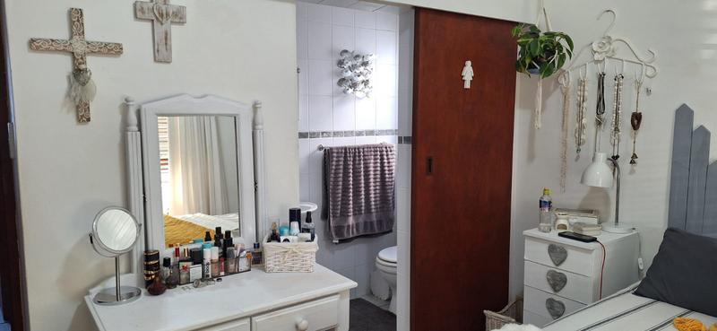 2 Bedroom Property for Sale in Sandbaai Western Cape